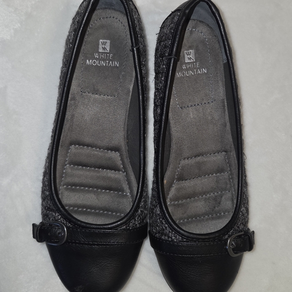 White Mountain Women's Black and Gray Flats - Picture 2 of 7